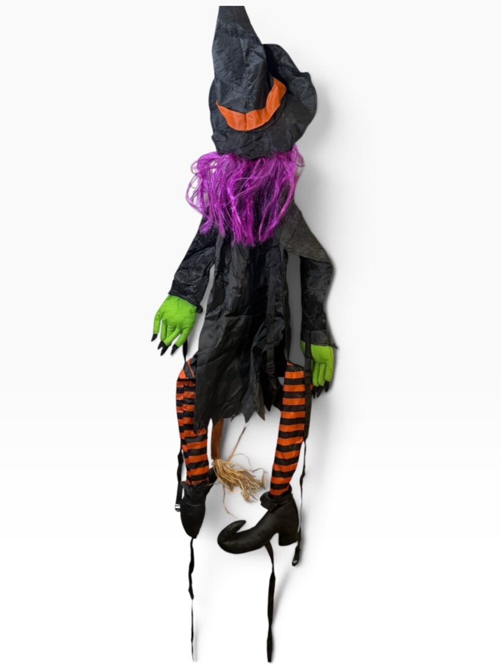 Betty Bash The Crashing Witch Halloween Decoration – Gemmy – Halloween Yard Dec